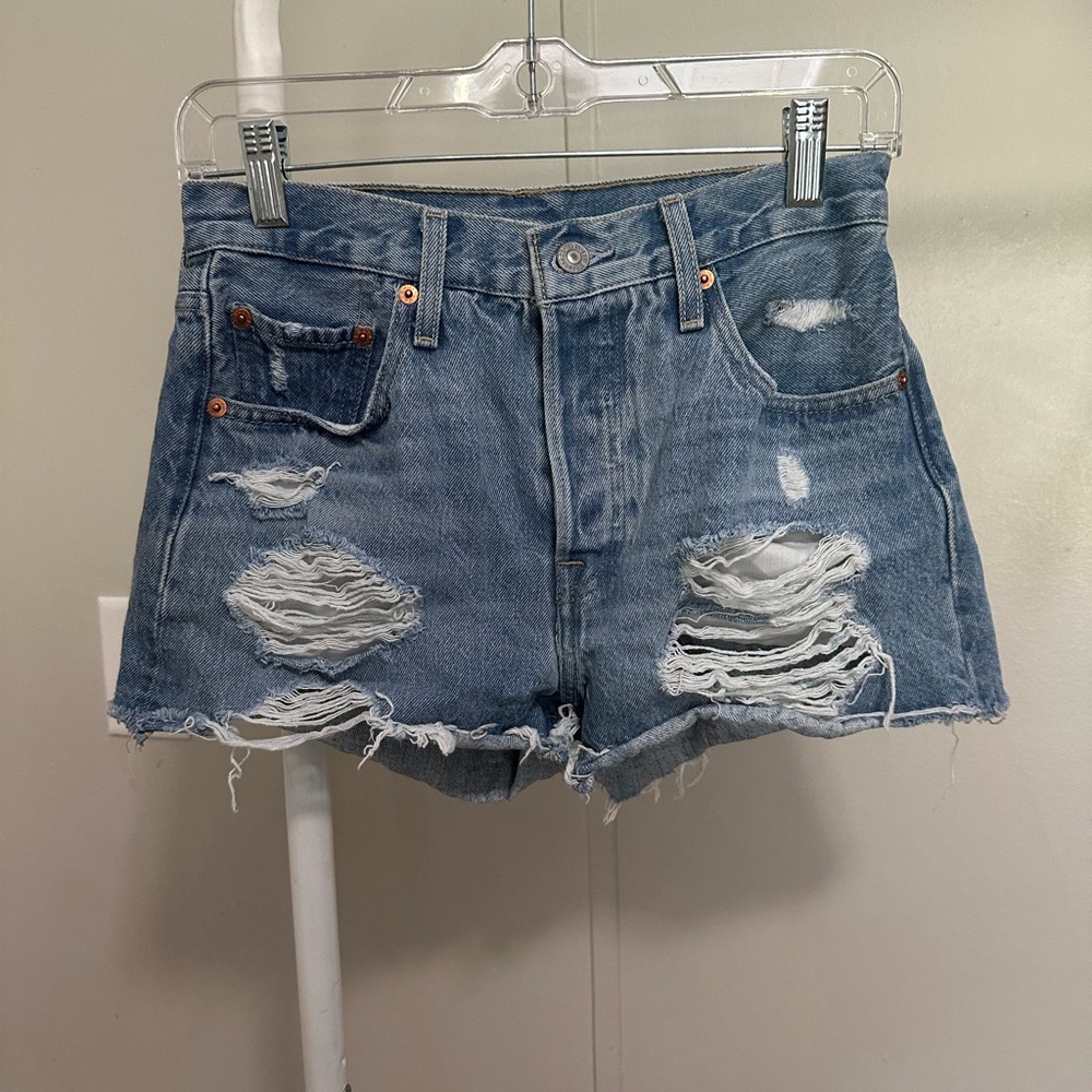 Levi’s Women’s 501 High Waisted Distressed Denim Shorts Medium Wash 28” waist - Picture 1 of 10